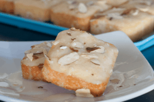 Mini Almond Cakes