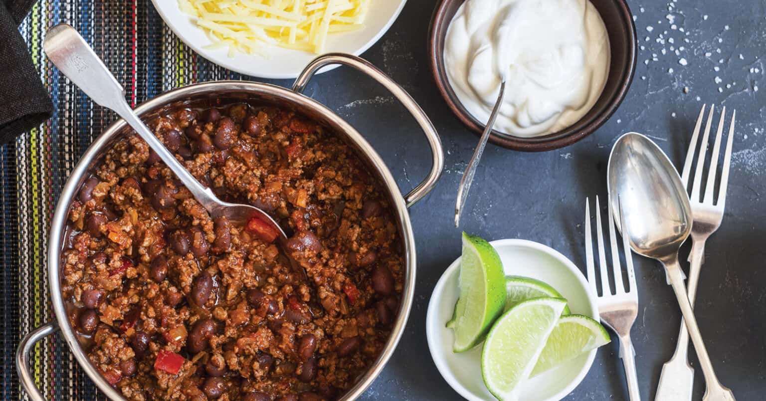 Chili homemade bar make toppings chef sous food