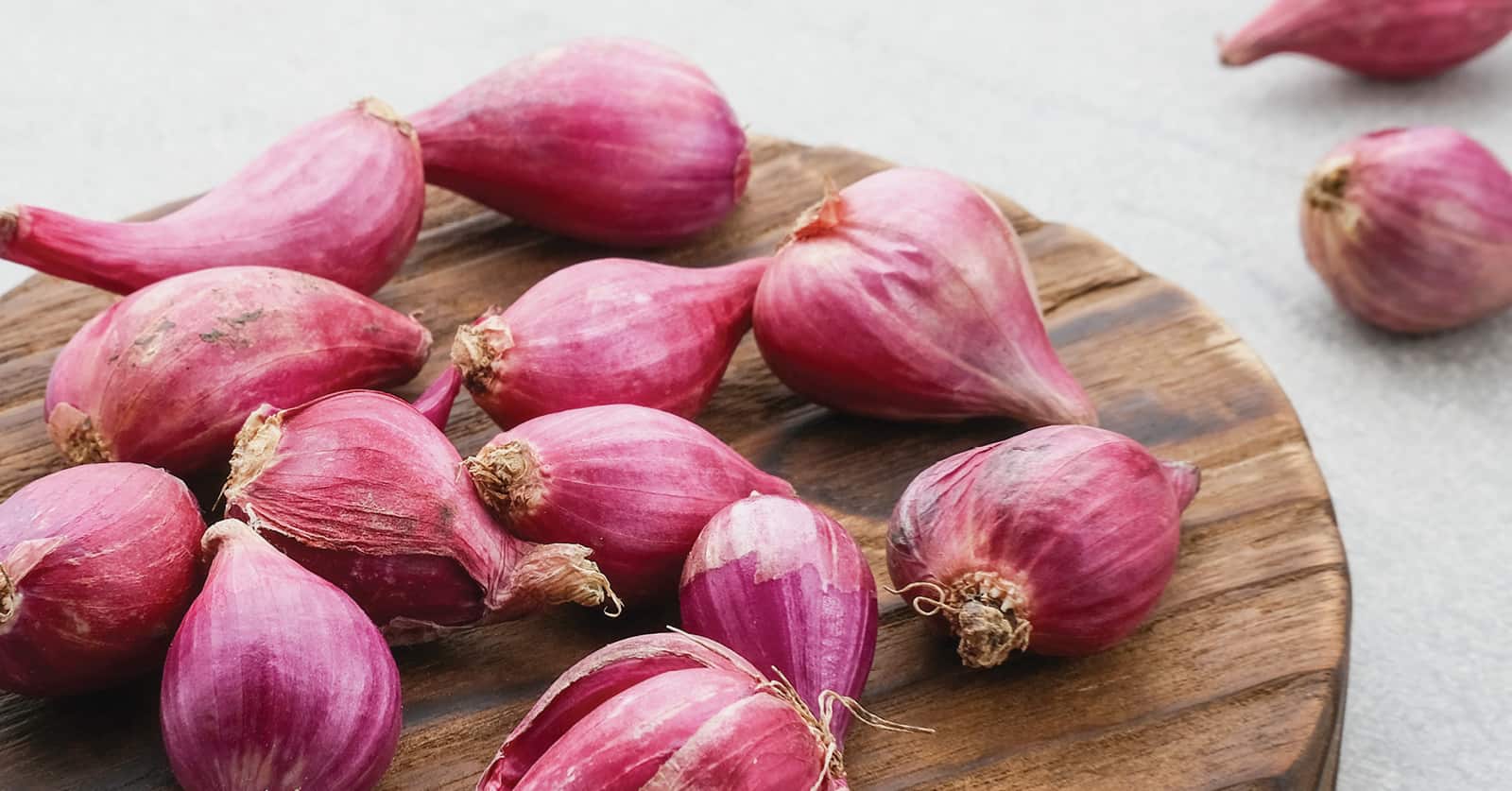 6 Best Shallot Substitutes in 2023 »