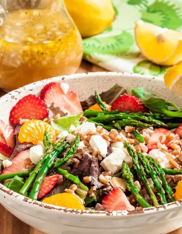 Strawberry Salad with Asparagus