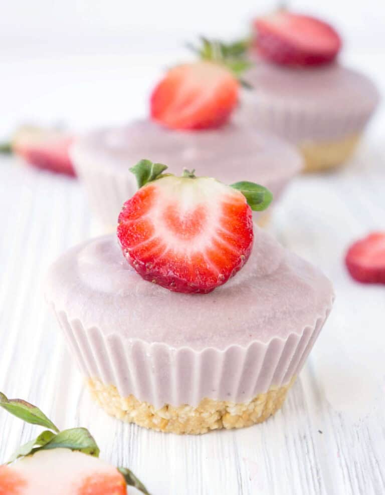 No-Bake Strawberry Cheesecake Cups
